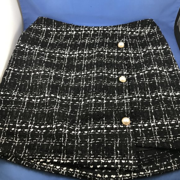 NWT Front Wrap Black & White Tweed Skirt - Picture 3 of 5